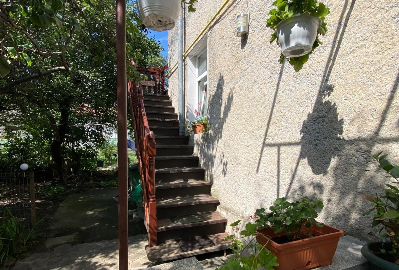 Rose'S Oldtown Apartment Brasov Exterior photo