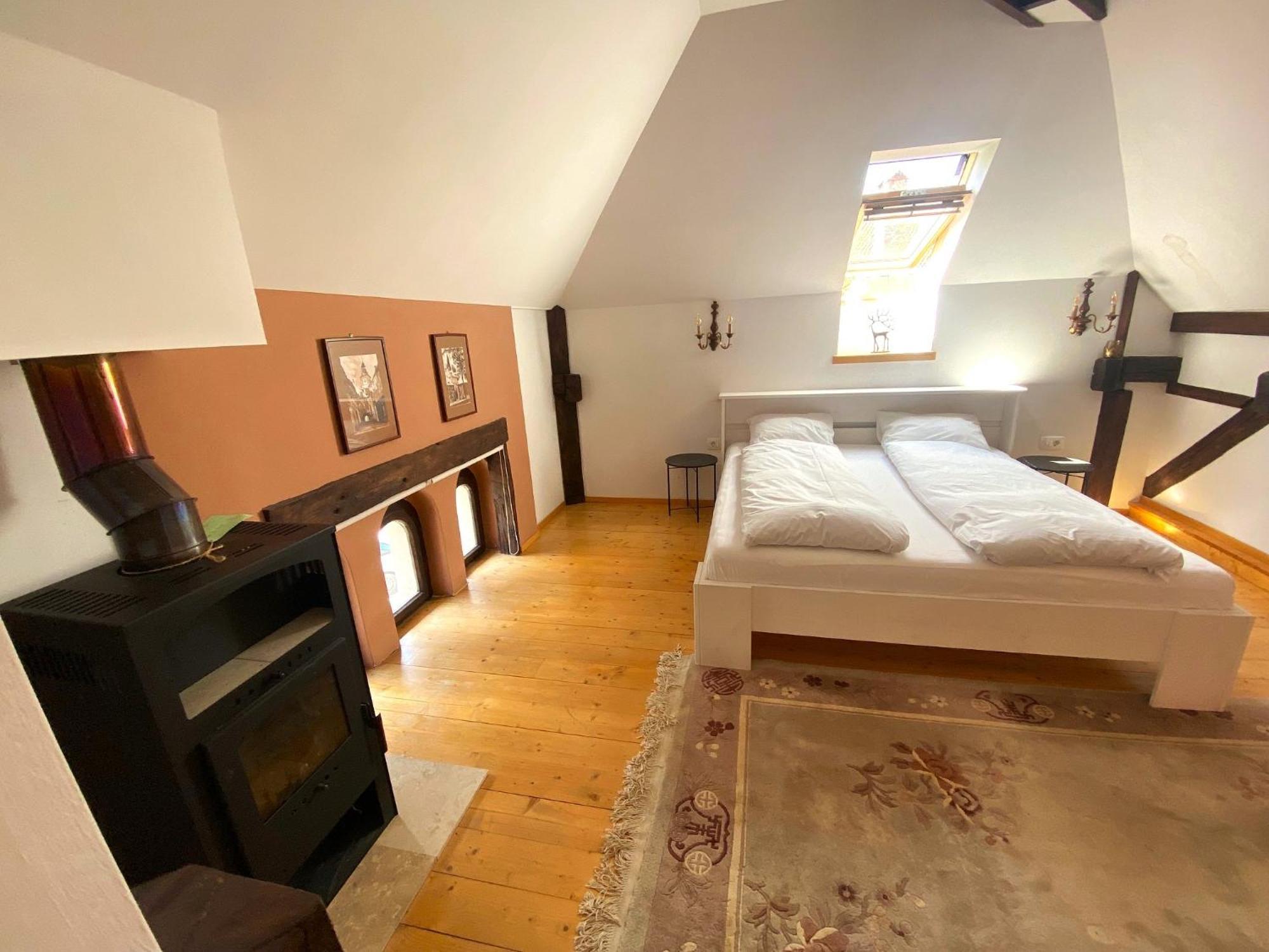 Rose'S Oldtown Apartment Brasov Exterior photo